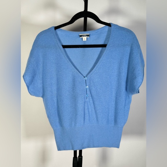 NWOT J. Crew Featherweight cashmere V-neck T-shirt 100% cashmere - Picture 2 of 4